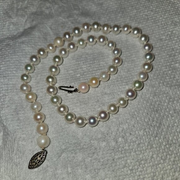Jewelry - 14" pearl necklace akoya